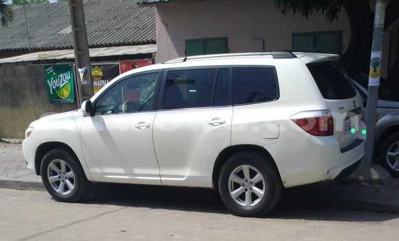 Acheter Occasion Voiture Toyota Highlander Blanc à Cotonou, Benin Acheter Occasion Voiture Toyota Highlander Blanc à Cotonou, Benin