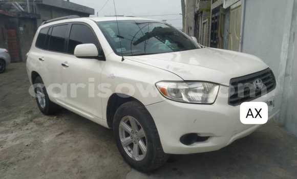 Acheter Occasion Voiture Toyota Highlander Blanc à Cotonou, Benin Acheter Occasion Voiture Toyota Highlander Blanc à Cotonou, Benin