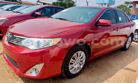 Acheter Occasion Voiture Toyota Camry Rouge à Cotonou, Benin