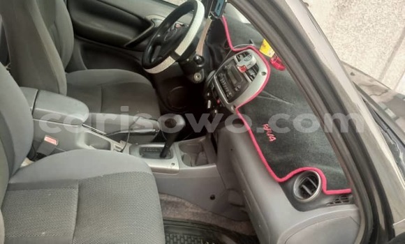 Sayi Na hannu Toyota RAV4 Azurfa Mota in Cotonou a Benin Sayi Na hannu Toyota RAV4 Azurfa Mota in Cotonou a Benin