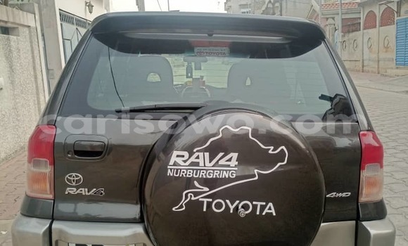 Sayi Na hannu Toyota RAV4 Azurfa Mota in Cotonou a Benin Sayi Na hannu Toyota RAV4 Azurfa Mota in Cotonou a Benin