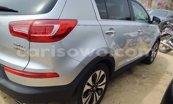 Acheter Occasion Voiture Kia Sportage Beige à Cotonou, Benin Acheter Occasion Voiture Kia Sportage Beige à Cotonou, Benin