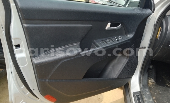 Acheter Occasion Voiture Kia Sportage Beige à Cotonou, Benin Acheter Occasion Voiture Kia Sportage Beige à Cotonou, Benin