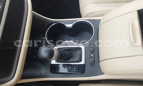 Ra Àlòkù Toyota Highlander funfun Ọkọ̀ in Cotonou ni Benin Ra Àlòkù Toyota Highlander funfun Ọkọ̀ in Cotonou ni Benin