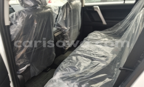 Acheter Occasion Voiture Toyota Land Cruiser Prado Blanc à Cotonou, Benin Acheter Occasion Voiture Toyota Land Cruiser Prado Blanc à Cotonou, Benin