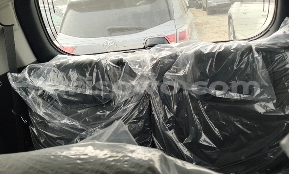 Acheter Occasion Voiture Toyota Land Cruiser Prado Blanc à Cotonou, Benin Acheter Occasion Voiture Toyota Land Cruiser Prado Blanc à Cotonou, Benin