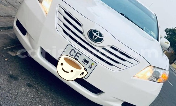 Sayi Na hannu Toyota Camry White Mota in Cotonou a Benin Sayi Na hannu Toyota Camry White Mota in Cotonou a Benin