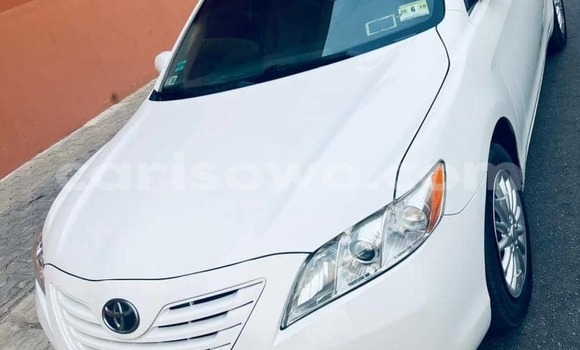 Sayi Na hannu Toyota Camry White Mota in Cotonou a Benin Sayi Na hannu Toyota Camry White Mota in Cotonou a Benin