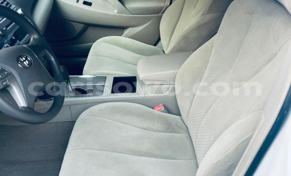 Sayi Na hannu Toyota Camry White Mota in Cotonou a Benin Sayi Na hannu Toyota Camry White Mota in Cotonou a Benin