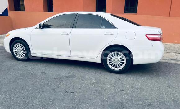 Sayi Na hannu Toyota Camry White Mota in Cotonou a Benin Sayi Na hannu Toyota Camry White Mota in Cotonou a Benin
