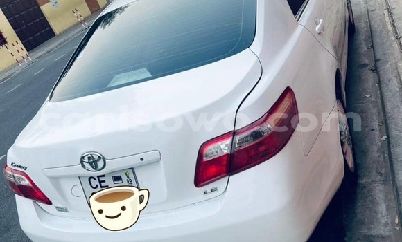 Sayi Na hannu Toyota Camry White Mota in Cotonou a Benin Sayi Na hannu Toyota Camry White Mota in Cotonou a Benin