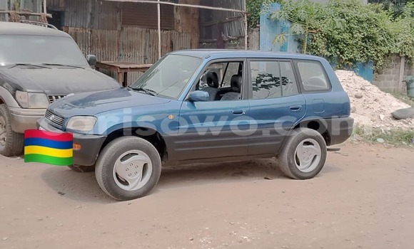 Sayi Na hannu Toyota RAV4 Blue Mota in Cotonou a Benin Sayi Na hannu Toyota RAV4 Blue Mota in Cotonou a Benin