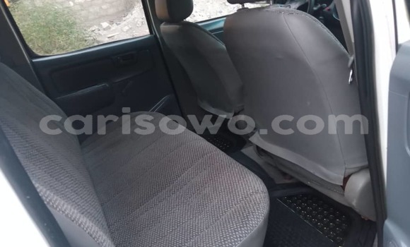 Sayi Na hannu Toyota Hilux White Mota in Cotonou a Benin Sayi Na hannu Toyota Hilux White Mota in Cotonou a Benin