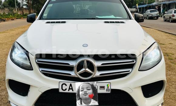 Buy Used Mercedes-Benz ML–Class White Car in Cotonou in Benign