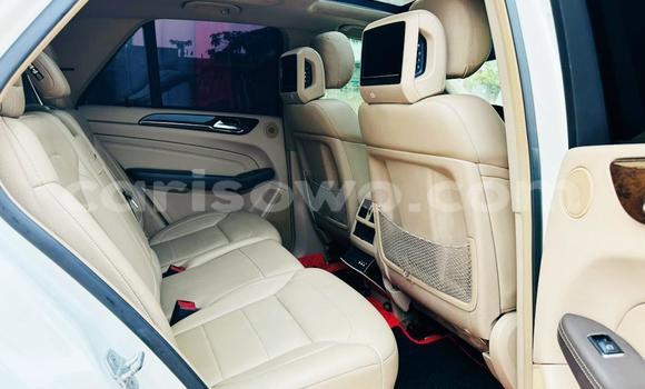 Sayi Na hannu Mercedes-Benz ML–Class White Mota in Cotonou a Benin Sayi Na hannu Mercedes-Benz ML–Class White Mota in Cotonou a Benin