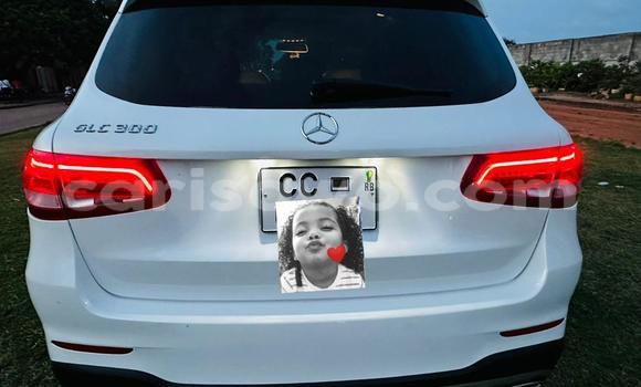 Acheter Occasion Voiture Mercedes-Benz GLC Blanc à Cotonou, Benin Acheter Occasion Voiture Mercedes-Benz GLC Blanc à Cotonou, Benin