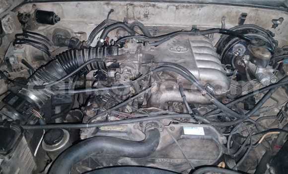 Sayi Na hannu Toyota 4Runner Azurfa Mota in Cotonou a Benin Sayi Na hannu Toyota 4Runner Azurfa Mota in Cotonou a Benin