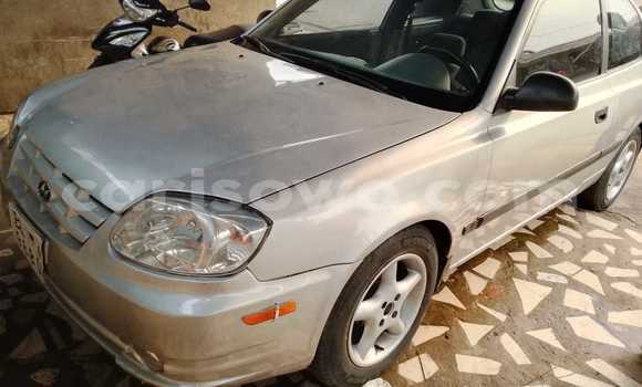 Sayi Na hannu Hyundai Accent Azurfa Mota in Cotonou a Benin Sayi Na hannu Hyundai Accent Azurfa Mota in Cotonou a Benin