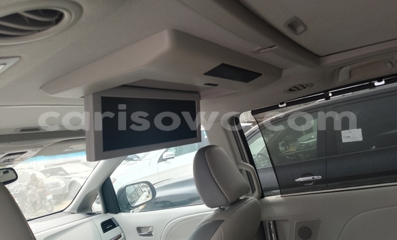 Ra Àlòkù Toyota Sienna funfun Ọkọ̀ in Cotonou ni Benin Ra Àlòkù Toyota Sienna funfun Ọkọ̀ in Cotonou ni Benin