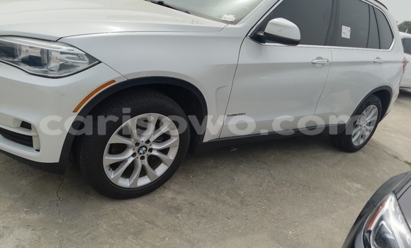 Ra Àlòkù BMW X5 funfun Ọkọ̀ in Cotonou ni Benin Ra Àlòkù BMW X5 funfun Ọkọ̀ in Cotonou ni Benin