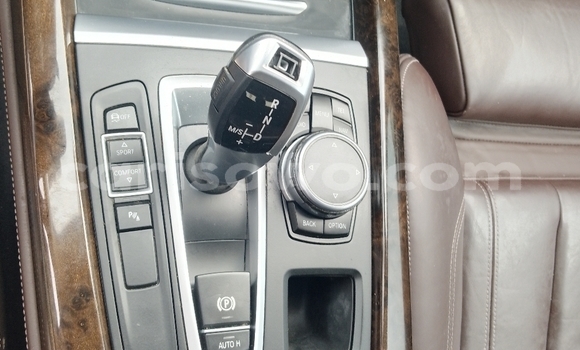 Ra Àlòkù BMW X5 funfun Ọkọ̀ in Cotonou ni Benin Ra Àlòkù BMW X5 funfun Ọkọ̀ in Cotonou ni Benin