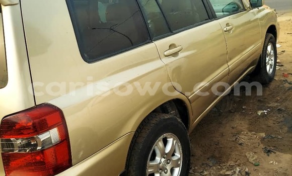 Buy Used Toyota Highlander Beige Car in Cotonou in Benign Buy Used Toyota Highlander Beige Car in Cotonou in Benign
