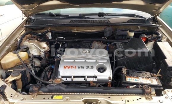 Buy Used Toyota Highlander Beige Car in Cotonou in Benign Buy Used Toyota Highlander Beige Car in Cotonou in Benign