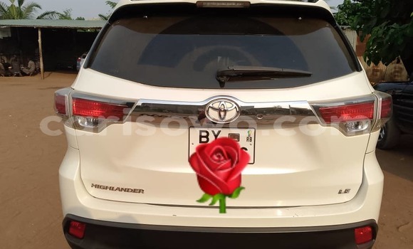 Acheter Occasion Voiture Toyota Highlander Blanc à Cotonou, Benin