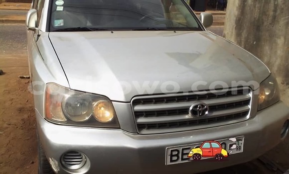 Sayi Na hannu Toyota Highlander Azurfa Mota in Cotonou a Benin