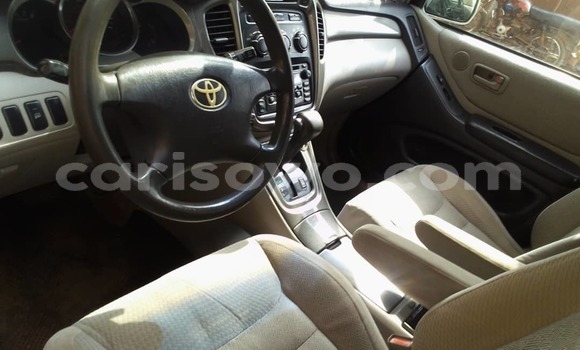 Ra Àlòkù Toyota Highlander Silver Ọkọ̀ in Cotonou ni Benin Ra Àlòkù Toyota Highlander Silver Ọkọ̀ in Cotonou ni Benin