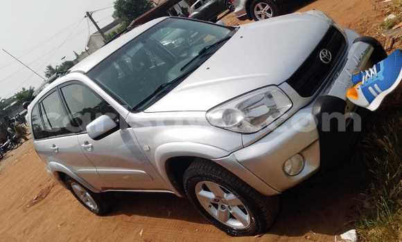 Acheter Occasion Voiture Toyota RAV4 Gris à Cotonou, Benin Acheter Occasion Voiture Toyota RAV4 Gris à Cotonou, Benin