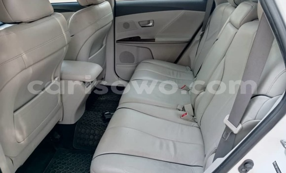 Ra Àlòkù Toyota Venza funfun Ọkọ̀ in Cotonou ni Benin Ra Àlòkù Toyota Venza funfun Ọkọ̀ in Cotonou ni Benin