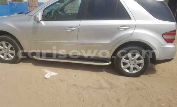 Sayi Na hannu Mercedes-Benz ML–Class Azurfa Mota in Cotonou a Benin Sayi Na hannu Mercedes-Benz ML–Class Azurfa Mota in Cotonou a Benin