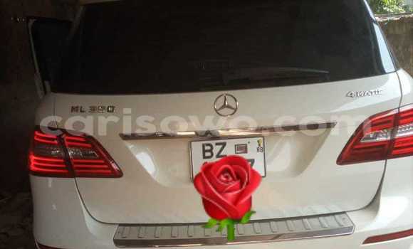 Acheter Occasion Voiture Mercedes-Benz ML–Class Blanc à Cotonou, Benin Acheter Occasion Voiture Mercedes-Benz ML–Class Blanc à Cotonou, Benin