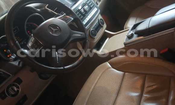 Acheter Occasion Voiture Mercedes-Benz ML–Class Blanc à Cotonou, Benin Acheter Occasion Voiture Mercedes-Benz ML–Class Blanc à Cotonou, Benin