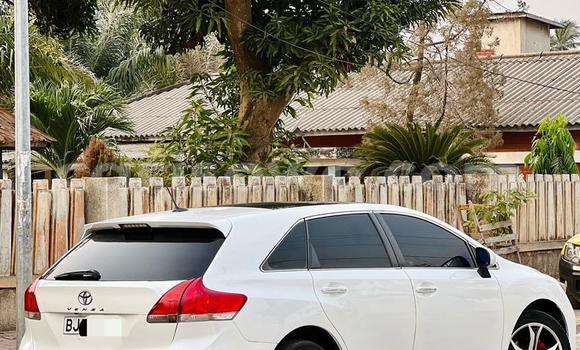 Ra Àlòkù Toyota Venza funfun Ọkọ̀ in Cotonou ni Benin Ra Àlòkù Toyota Venza funfun Ọkọ̀ in Cotonou ni Benin