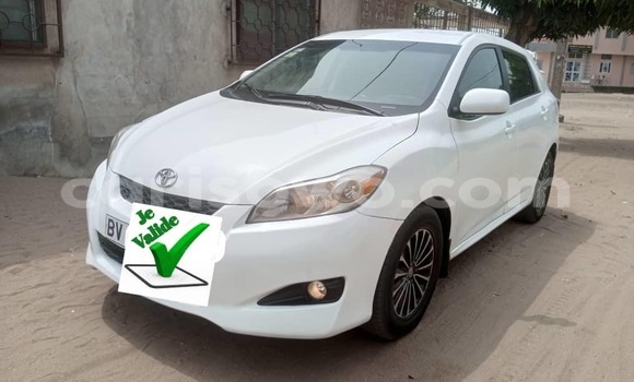 Sayi Na hannu Toyota Matrix White Mota in Cotonou a Benin Sayi Na hannu Toyota Matrix White Mota in Cotonou a Benin
