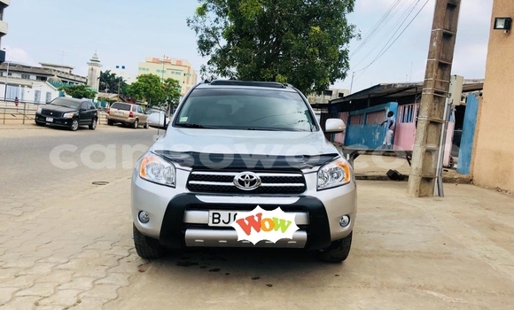 Sayi Na hannu Toyota RAV4 Azurfa Mota in Cotonou a Benin Sayi Na hannu Toyota RAV4 Azurfa Mota in Cotonou a Benin
