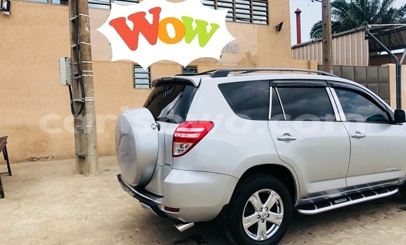 Sayi Na hannu Toyota RAV4 Azurfa Mota in Cotonou a Benin Sayi Na hannu Toyota RAV4 Azurfa Mota in Cotonou a Benin