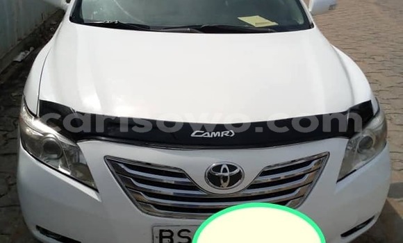 Acheter Occasion Voiture Toyota Camry Blanc à Abomey Calavi, Benin