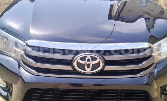 Buy Used Toyota Hilux Black Car in Cotonou in Benign