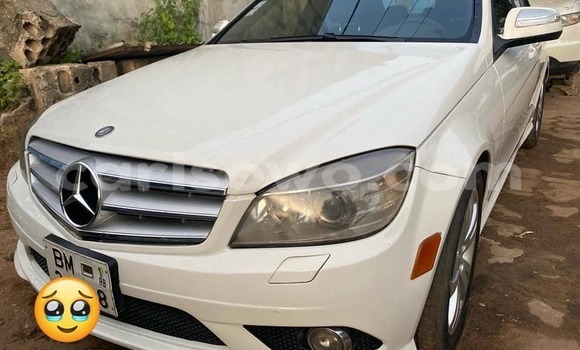 Acheter Occasion Voiture Mercedes-Benz C-Classe Blanc à Abomey Calavi, Benin Acheter Occasion Voiture Mercedes-Benz C-Classe Blanc à Abomey Calavi, Benin
