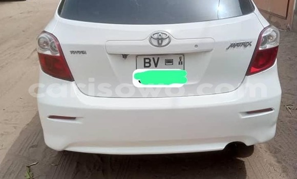 Buy Used Toyota Matrix White Car in Abomey Calavi in Benign