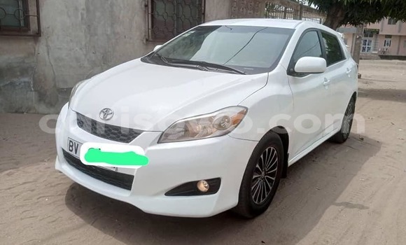 Acheter Occasion Voiture Toyota Matrix Blanc à Abomey Calavi, Benin Acheter Occasion Voiture Toyota Matrix Blanc à Abomey Calavi, Benin