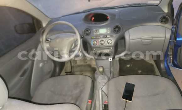 Sayi Na hannu Toyota Yaris Blue Mota in Cotonou a Benin Sayi Na hannu Toyota Yaris Blue Mota in Cotonou a Benin