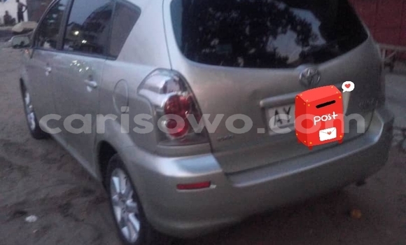 Ra Àlòkù Toyota Corolla Verso Silver Ọkọ̀ in Cotonou ni Benin Ra Àlòkù Toyota Corolla Verso Silver Ọkọ̀ in Cotonou ni Benin