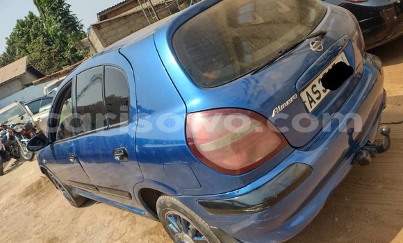 Sayi Na hannu Nissan Almera Blue Mota in Cotonou a Benin