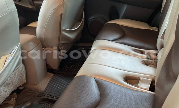 Sayi Na hannu Toyota RAV4 Brown Mota in Cotonou a Benin Sayi Na hannu Toyota RAV4 Brown Mota in Cotonou a Benin