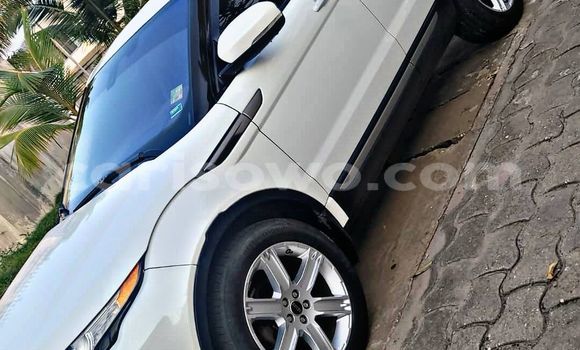 Sayi Na hannu Range Rover Evoque White Mota in Cotonou a Benin Sayi Na hannu Range Rover Evoque White Mota in Cotonou a Benin