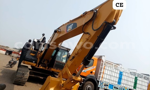Buy Used Caterpillar 120 Other Truck in Abomey Calavi in Benign Buy Used Caterpillar 120 Other Truck in Abomey Calavi in Benign